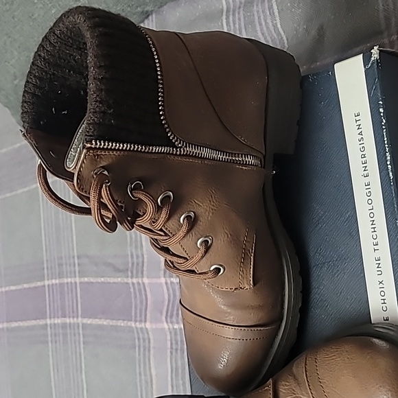 Boots worn once!!!!! - Picture 2 of 3